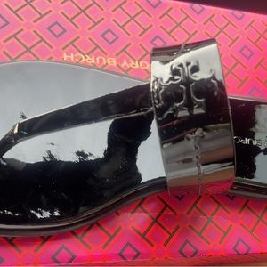 Tori Burch Size 7 Black Patent Sandals
